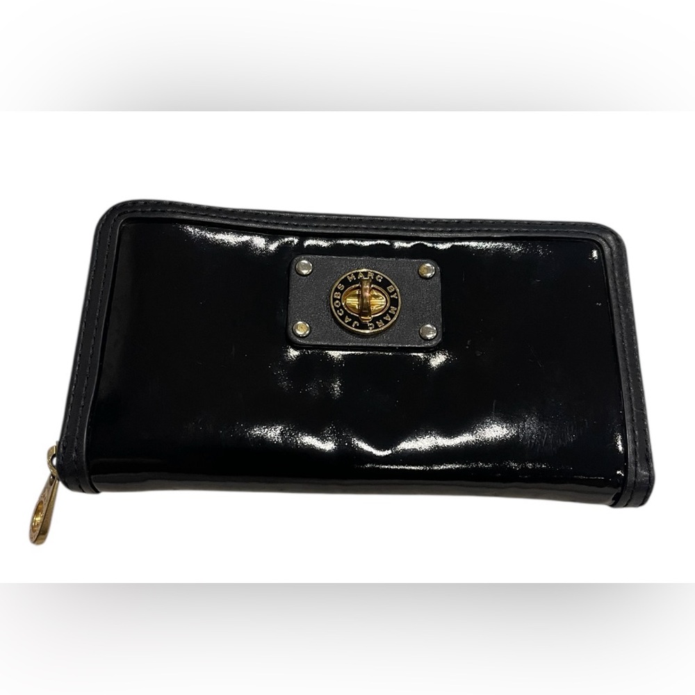 Marc By Marc Jacobs Black Signature Patent Leather Saffiano Zip Wallet Clutch